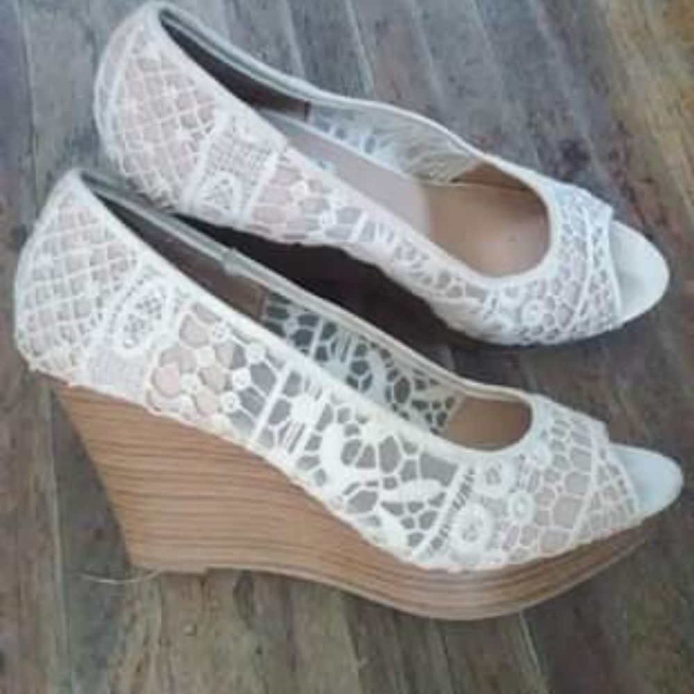 American Eagle Lace Wedges
